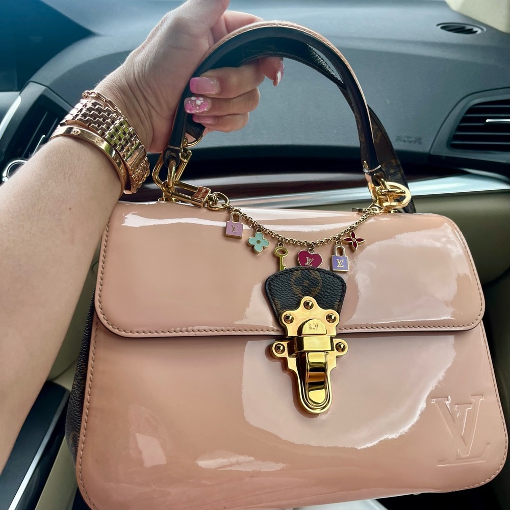 Louis Vuitton - Picture 11 of 12